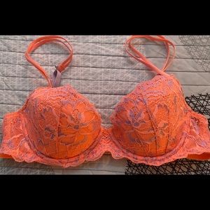 Victoria’s Secret Bra/Coral/34B